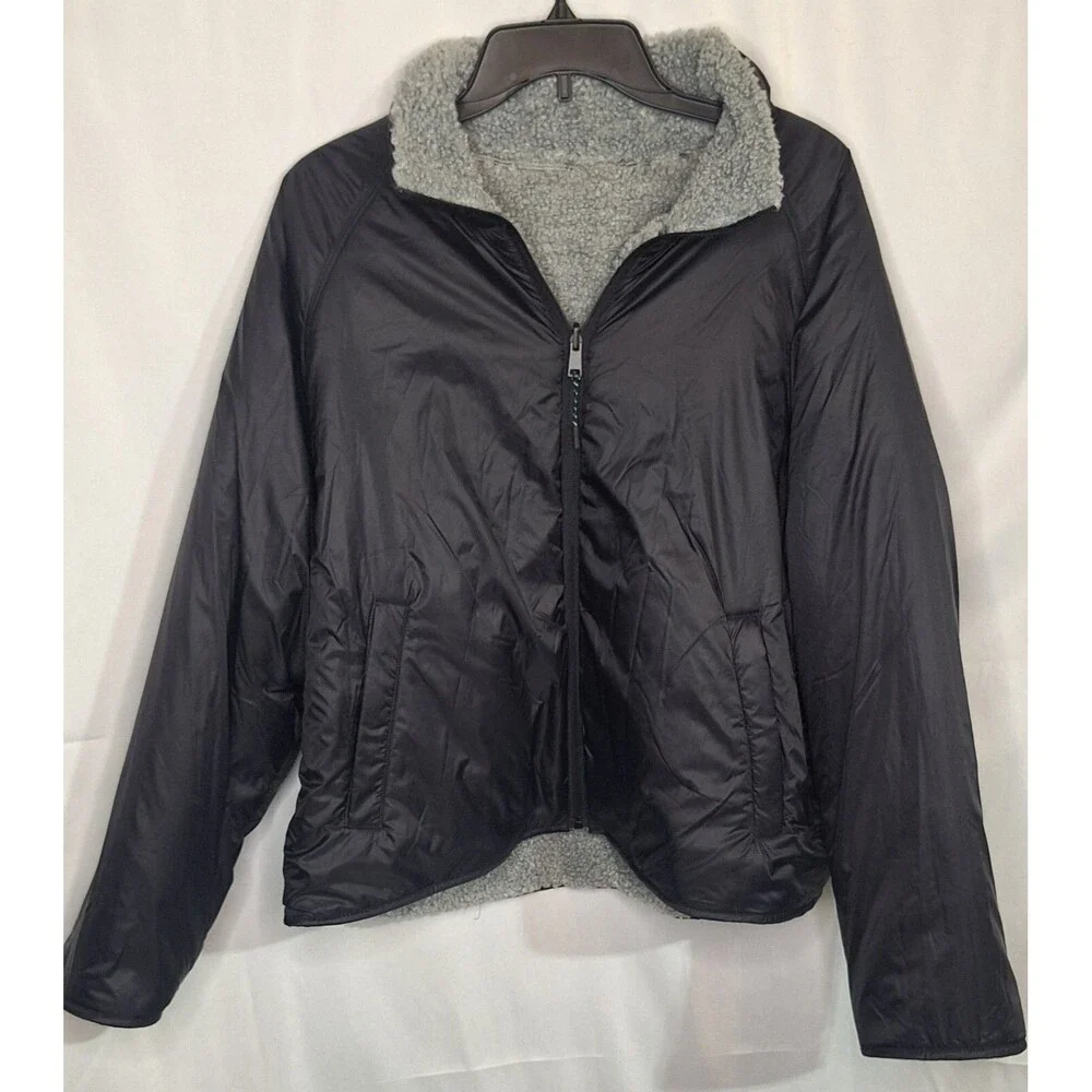 Bass Outdoor Women's Large Reversable Jacket Black And Gray Silky Sherpa